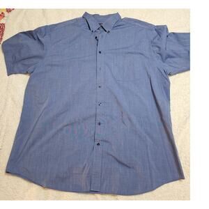 Mens short sleeved button up shirt